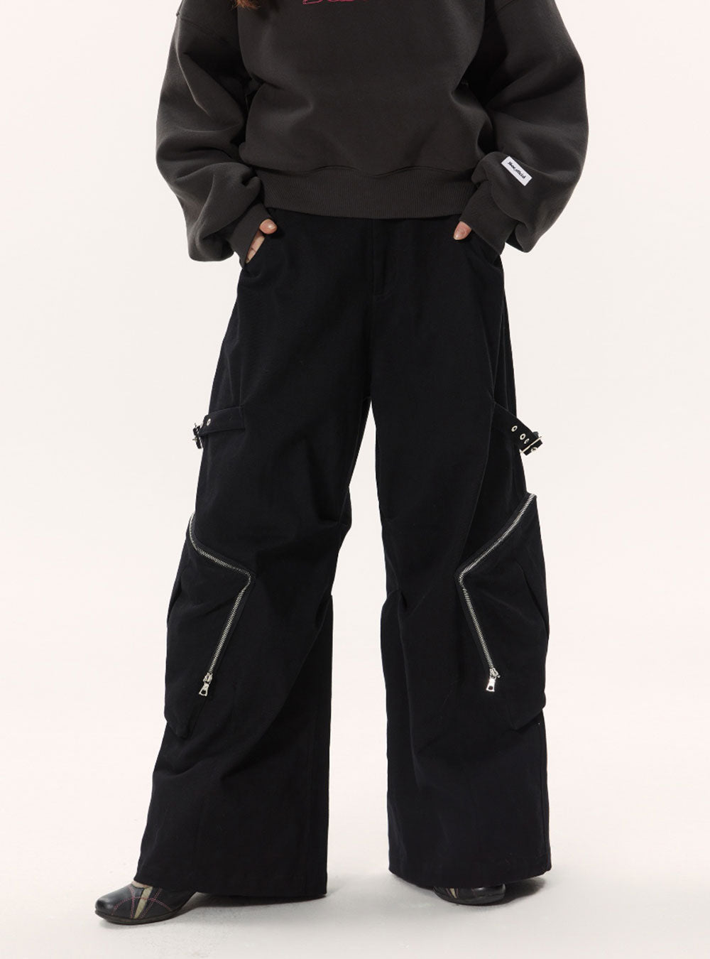 Detailed Cargo Wide Leg Pants