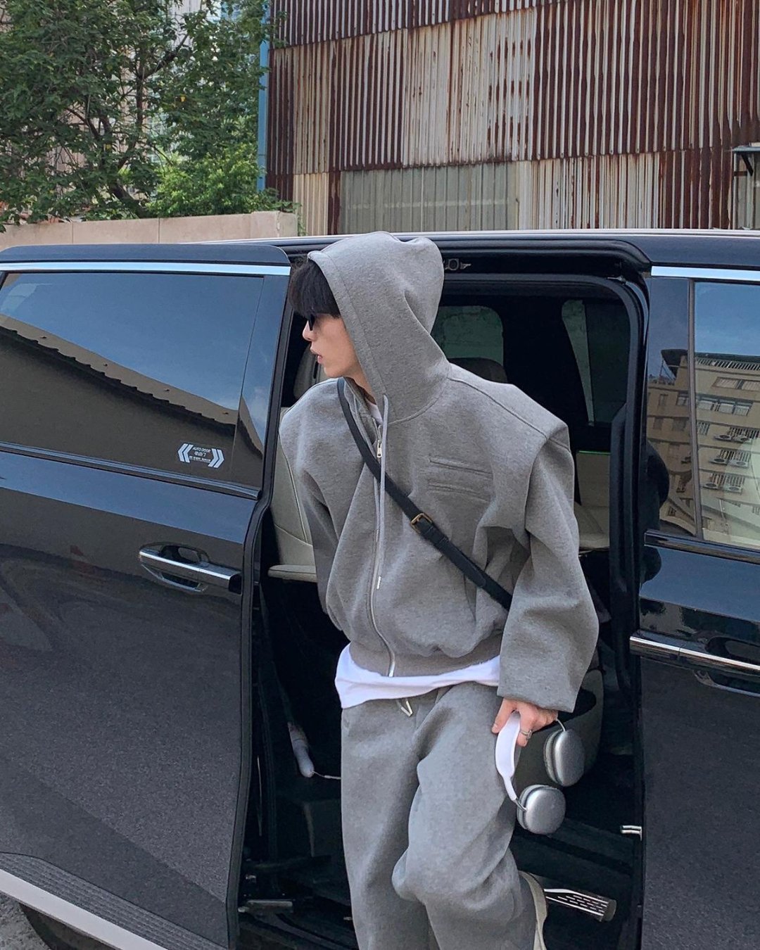 Casual Hoodie & Plain Sweatpants