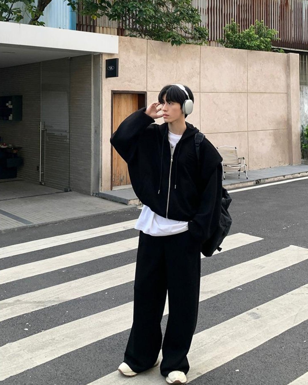 Casual Hoodie & Plain Sweatpants