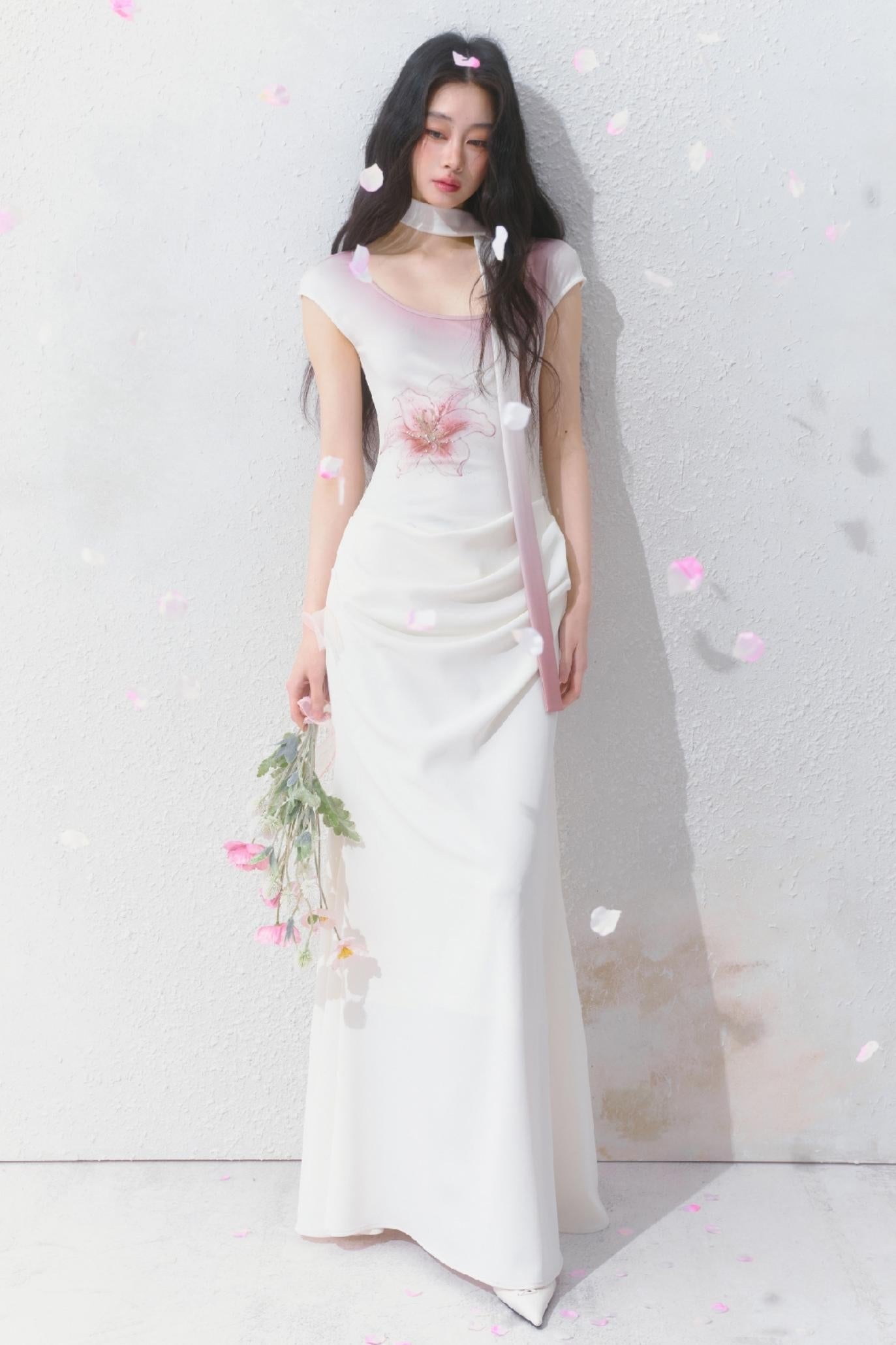 クラシックな花柄ドレス