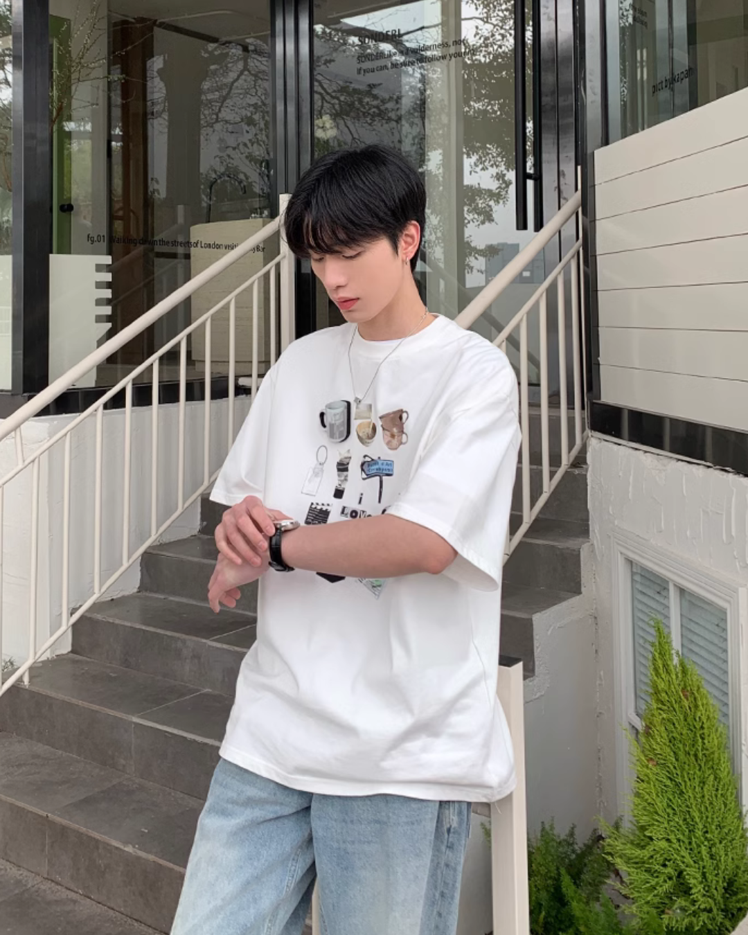 グラフィックプリントTシャツ