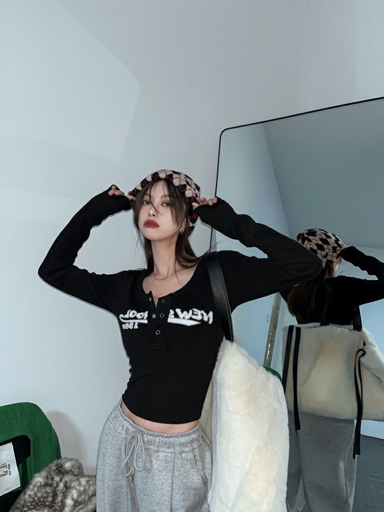 Vintage Cropped Long Sleeve Top