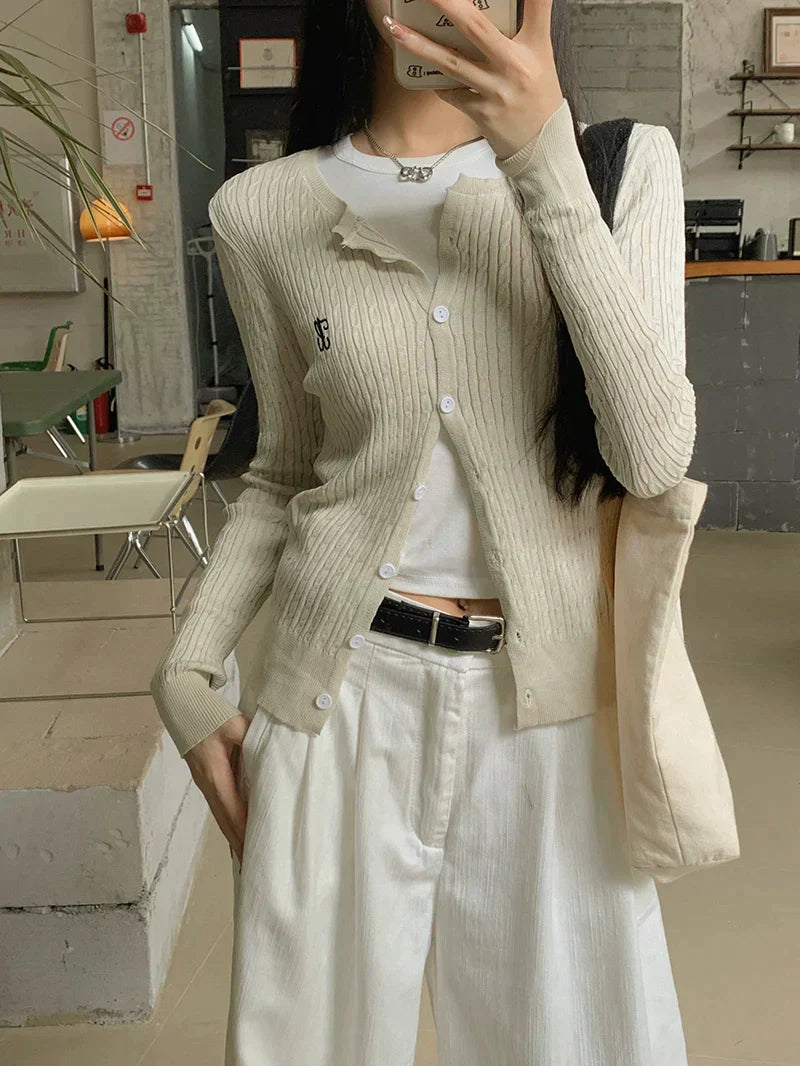 刺繍カーディガン