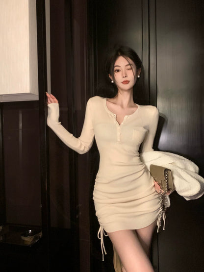ルーシュロングスリーブドレス